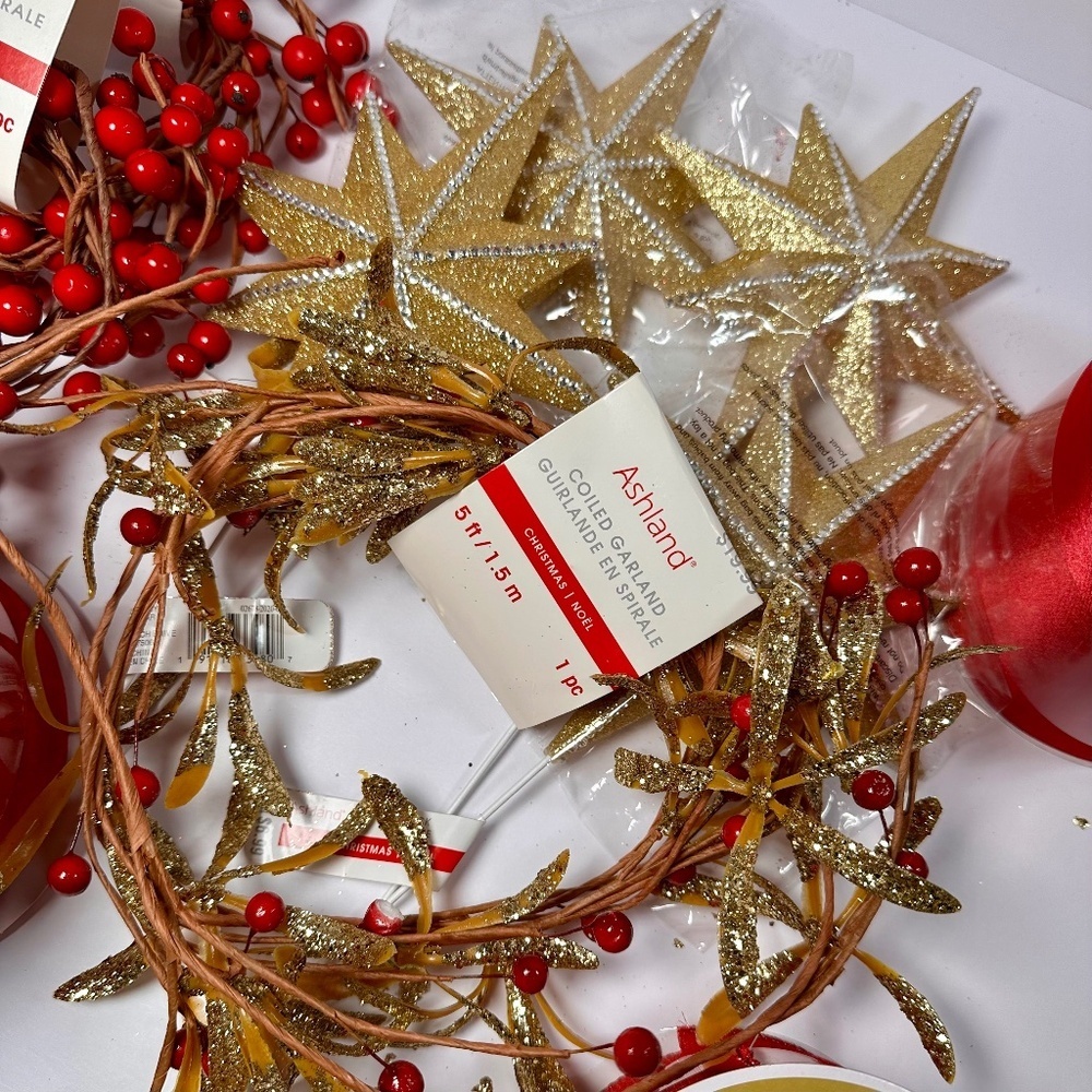 Christmas Craft Bundle Red Berries • Gold Stars • Garland • Ribbon NEW - Picture 4 of 4